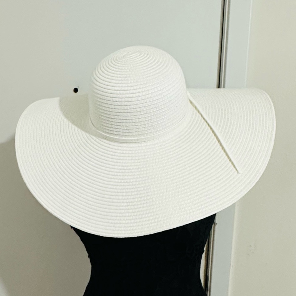 Straw Studios oversized wide brim off white straw hat. - Picture 2 of 6